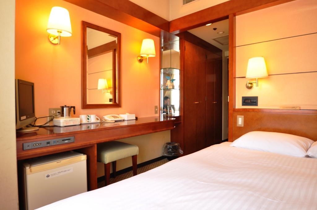 Toko City Hotel Umeda Осака Стая снимка