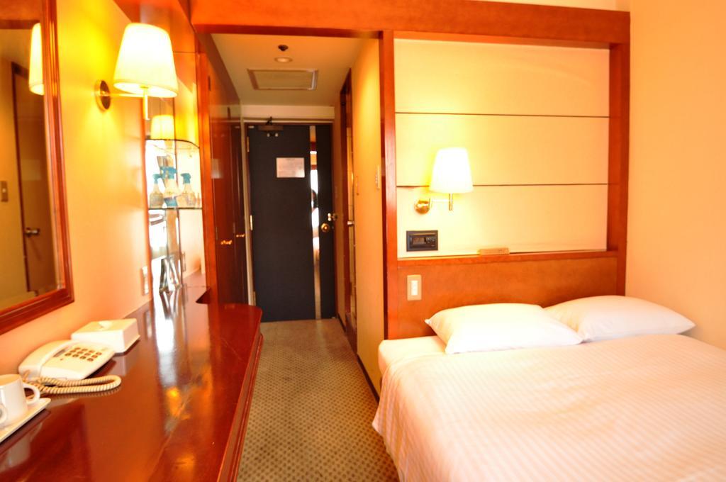 Toko City Hotel Umeda Осака Стая снимка