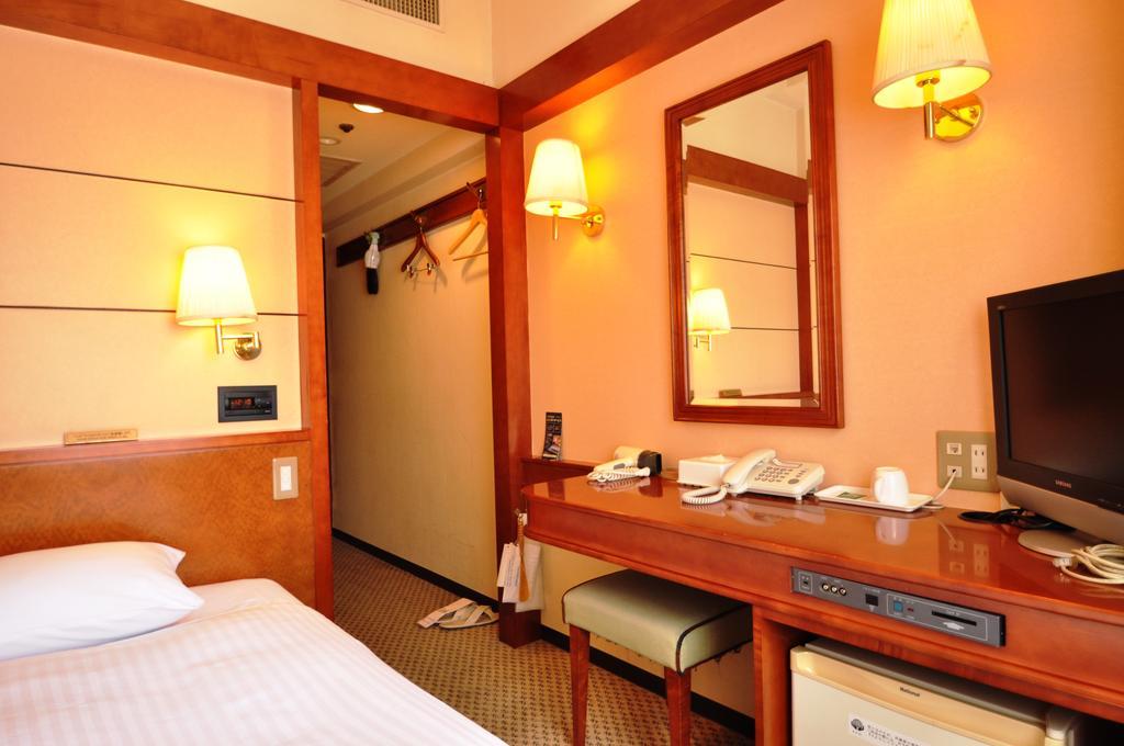 Toko City Hotel Umeda Осака Стая снимка